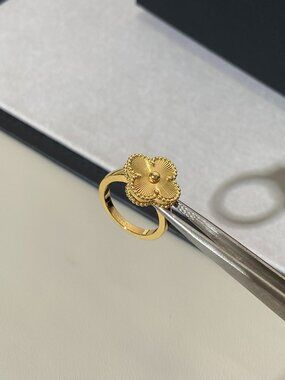 Van Cleef & Arpels Laser Four-Leaf Clover Ring